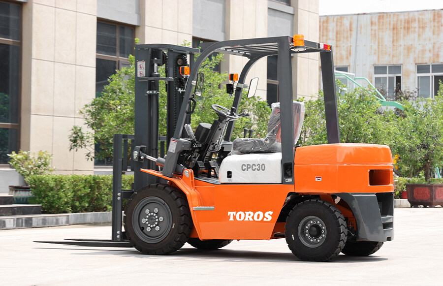 3.TPF30-Forklift