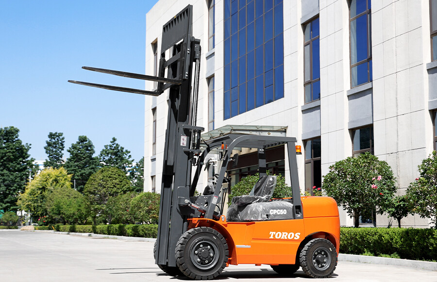 2.TPF45-Forklift