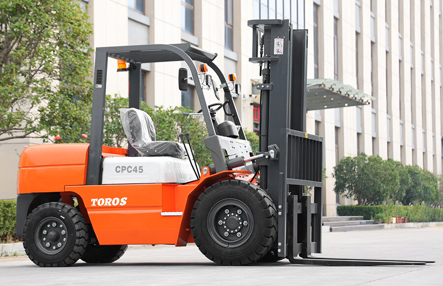 2.TPF45-Forklift