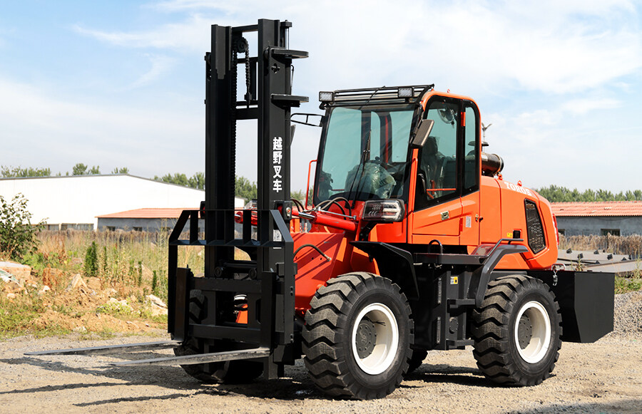 1.TYF40-All terrain forklifts