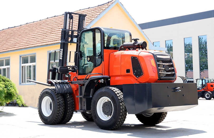 4.TYF60-All terrain forklifts