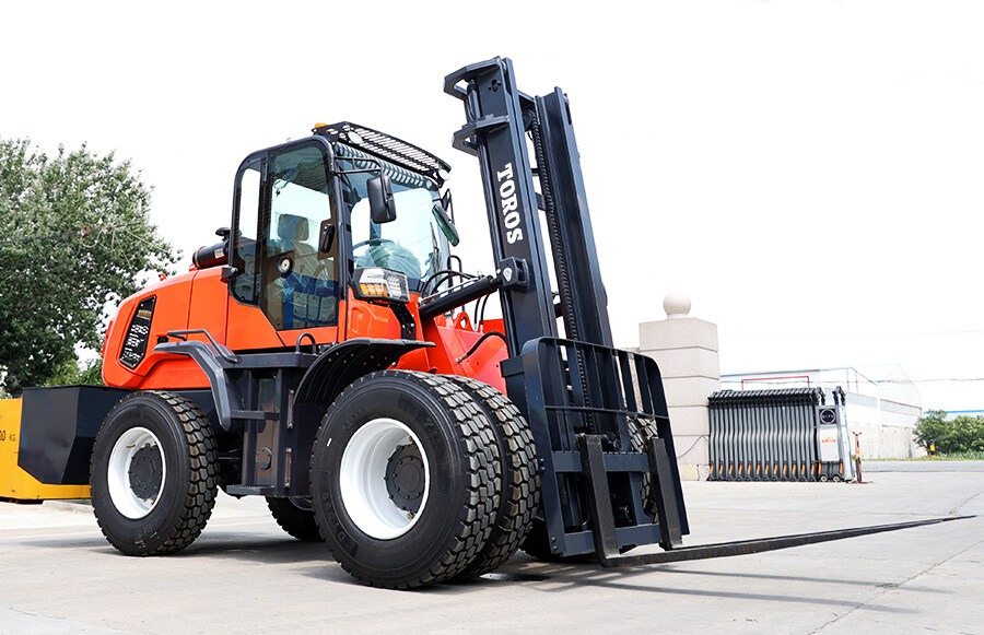 1.TYF60-All terrain forklifts