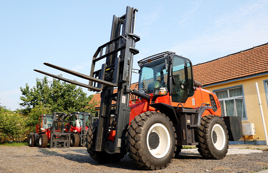 4.TYF50-All terrain forklifts