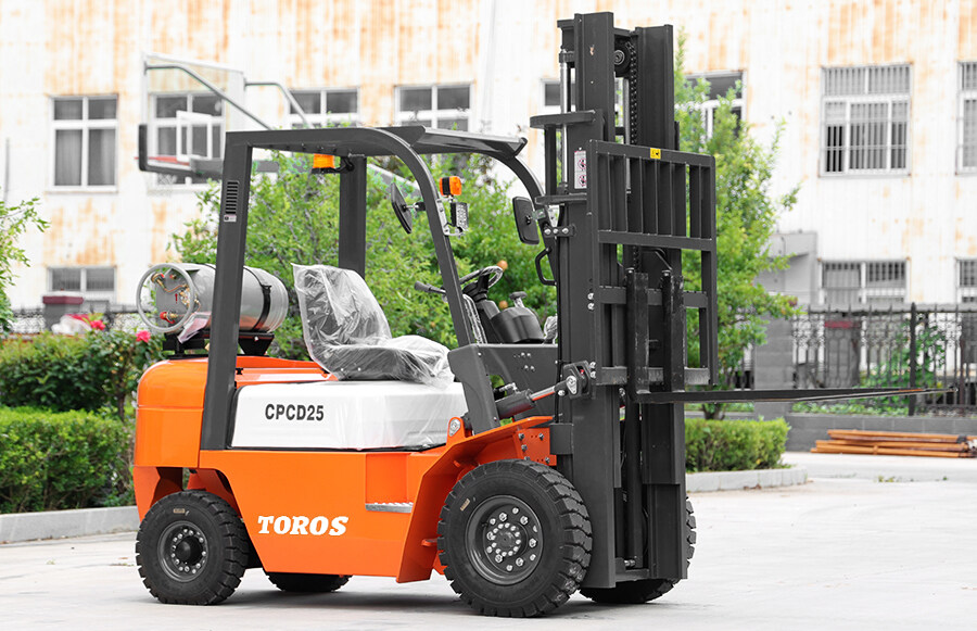 4.TPF25-Forklift