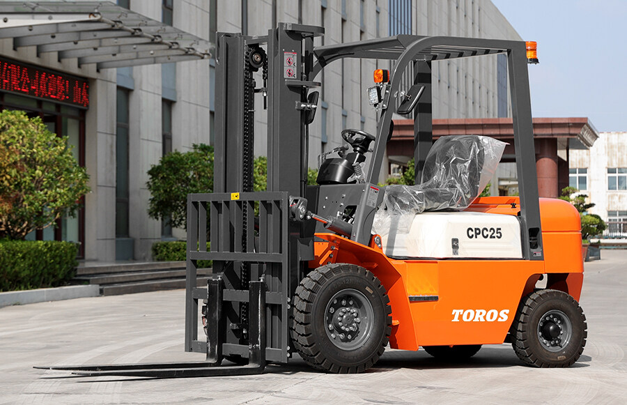 2.TPF25-Forklift
