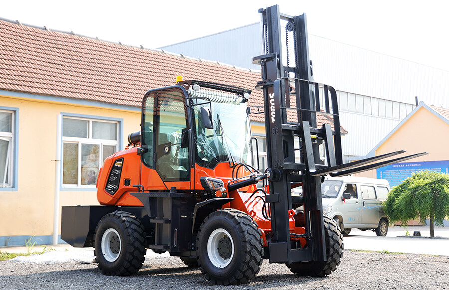 2.TYF35-All terrain forklifts