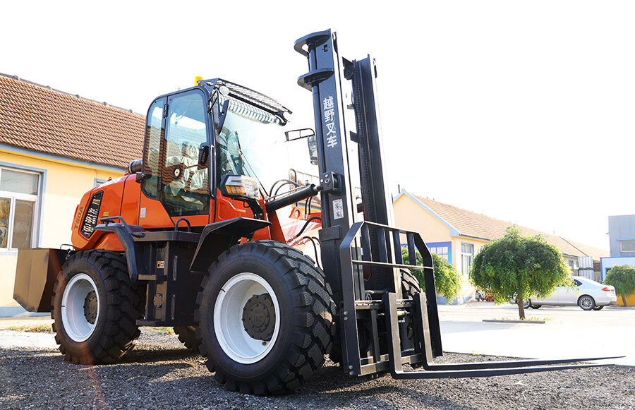 2.TYF50-All terrain forklifts