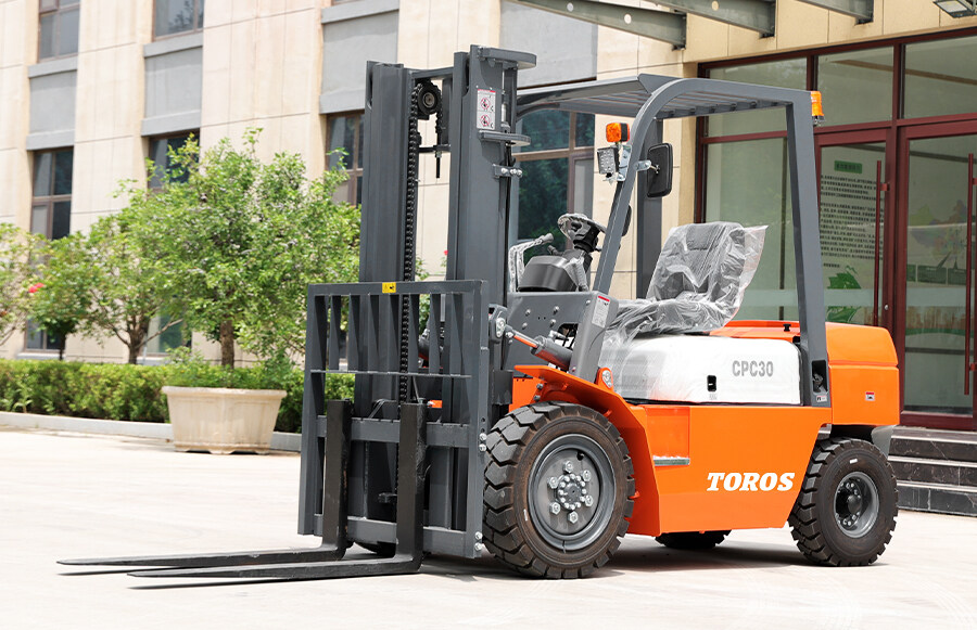 2.TPF30-Forklift