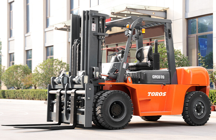 1.TPF70-Forklift