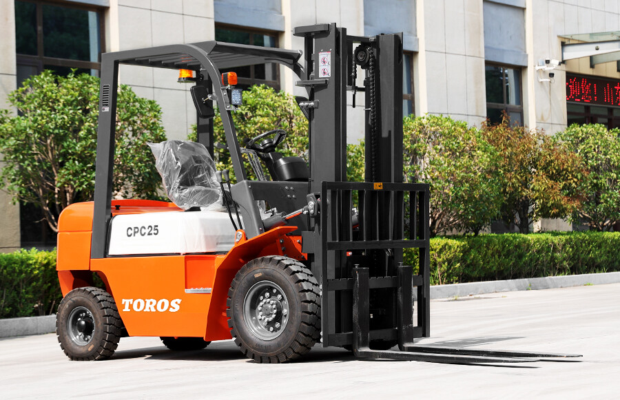 3.TPF25-Forklift