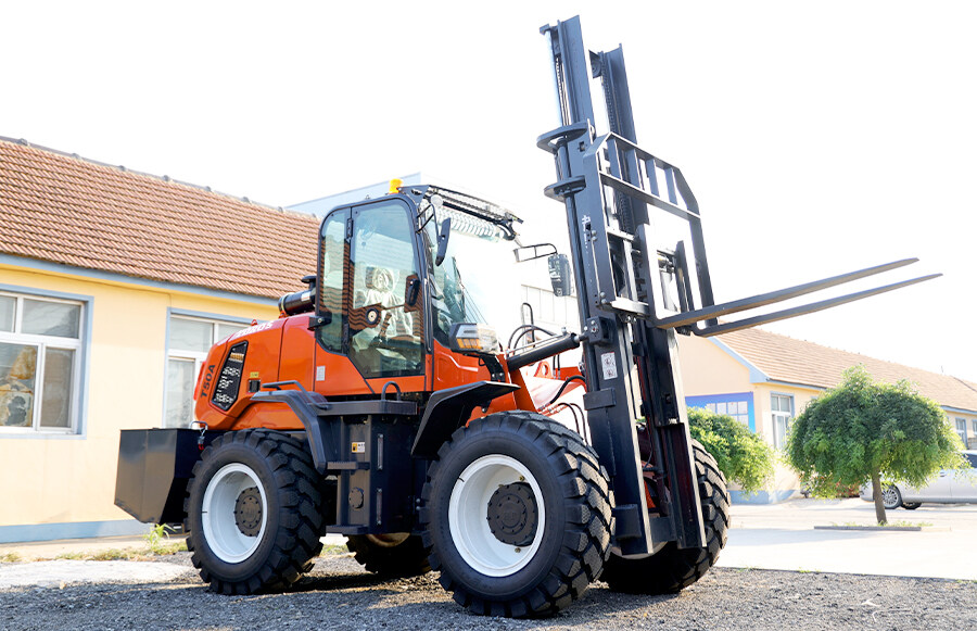 1.TYF50-All terrain forklifts