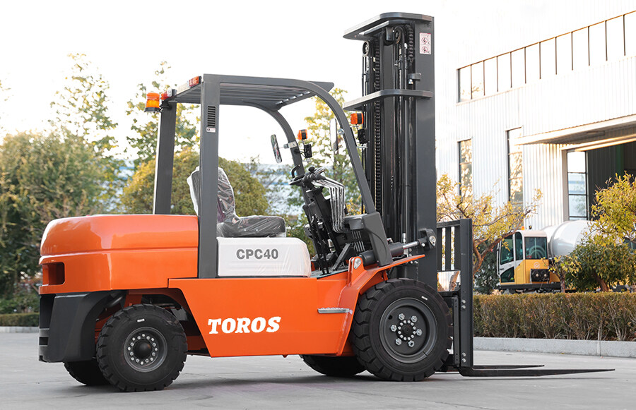 4.TPF40-Forklift
