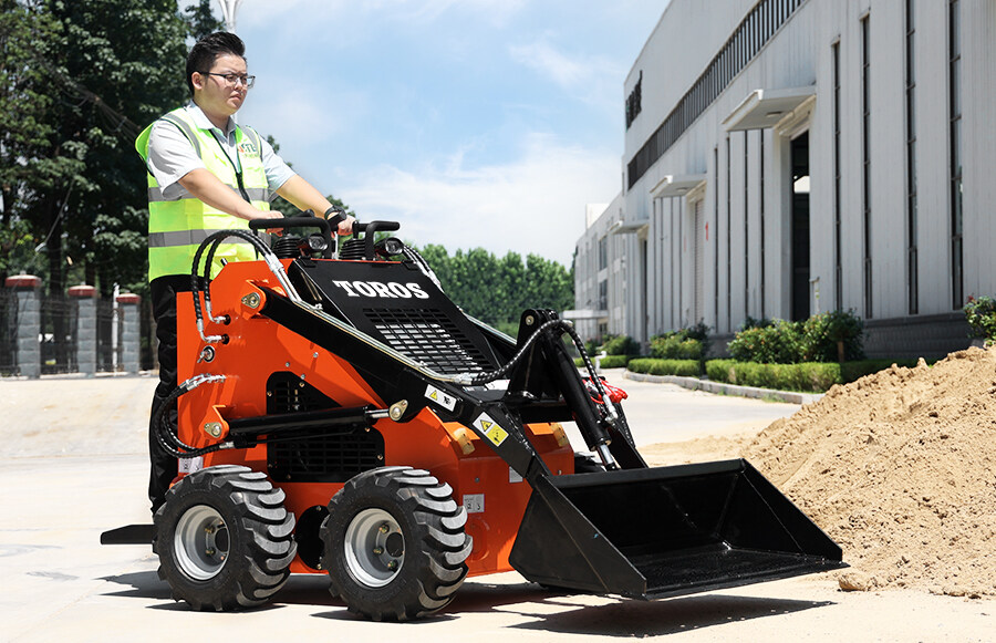 4.TRS-480W-Skid steer loader