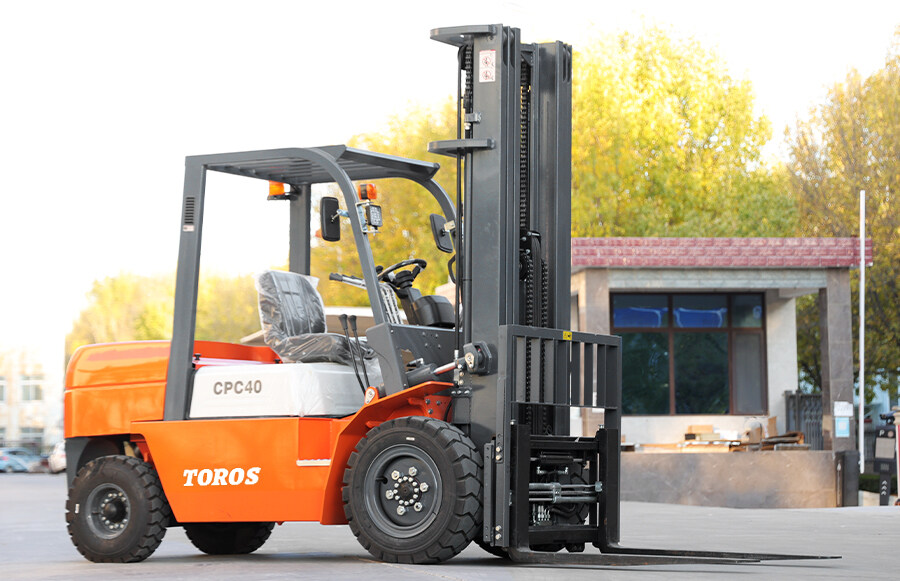 5.TPF40-Forklift