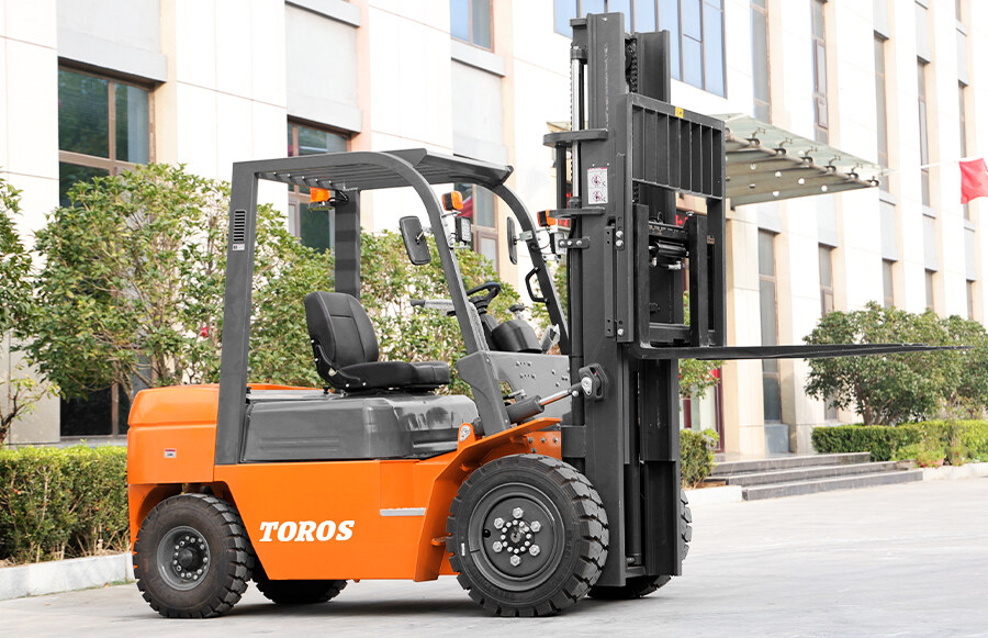 2.TPF35-Forklift