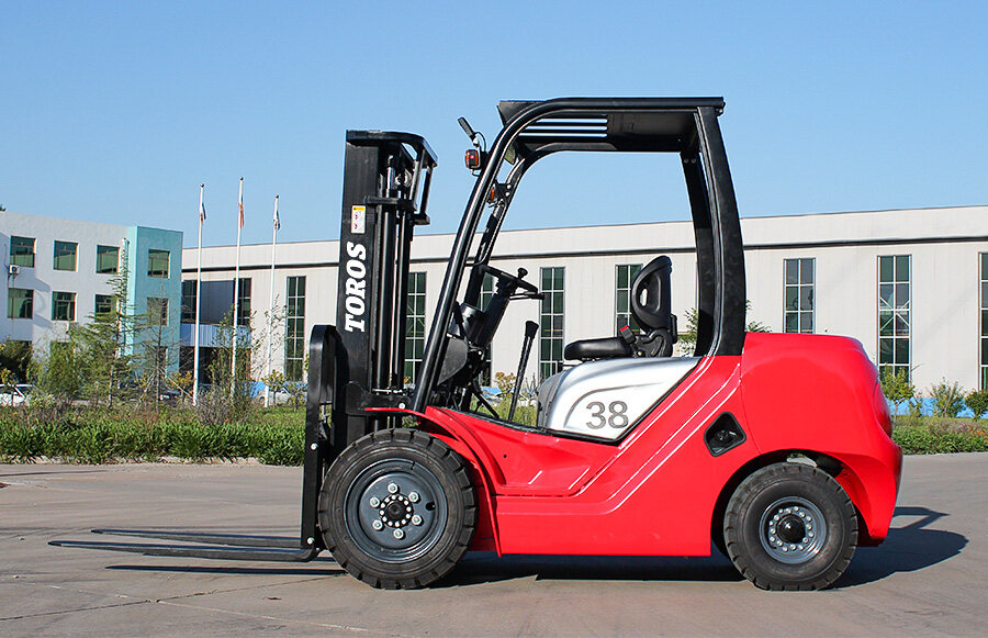 2.TOROS  TPF38  FORKLIFT