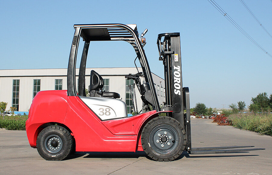 4.TOROS  TPF38  FORKLIFT