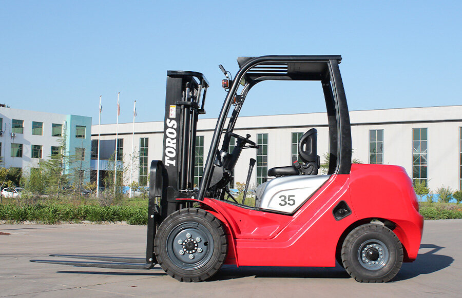 5.TOROS  TPF35  FORKLIFT