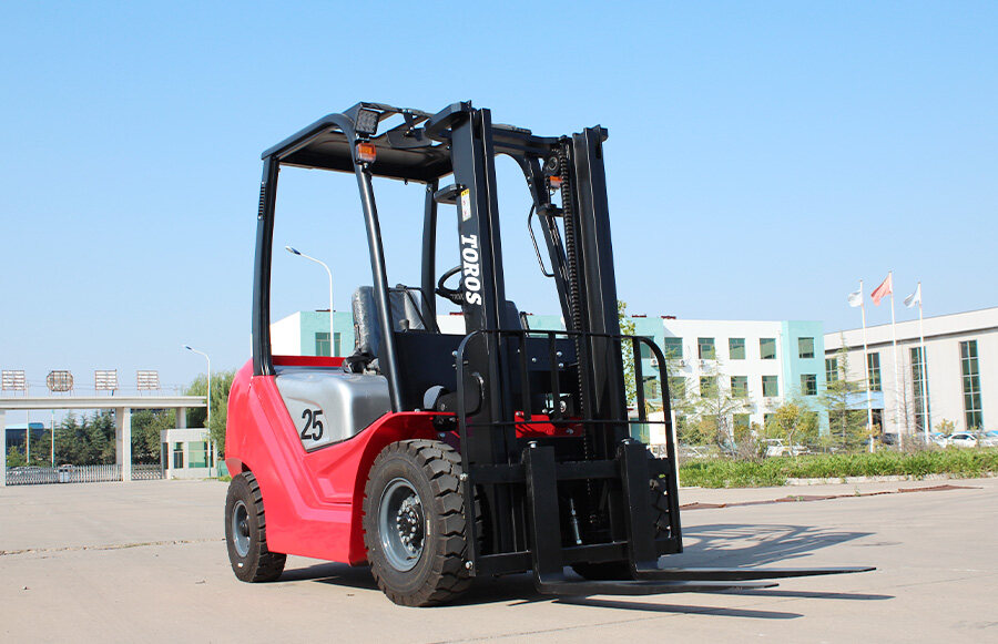 3.TOROS  TPF25  FORKLIFT