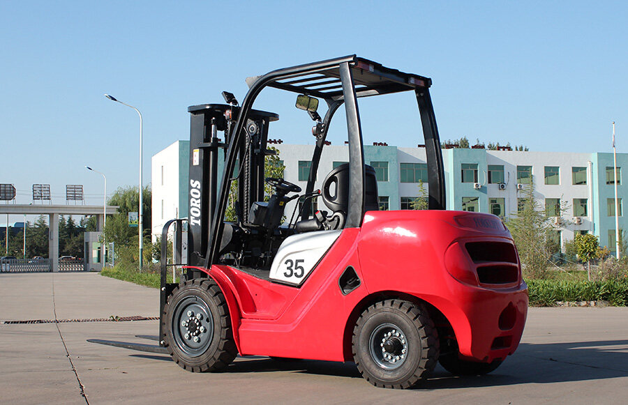 3.TOROS  TPF35  FORKLIFT