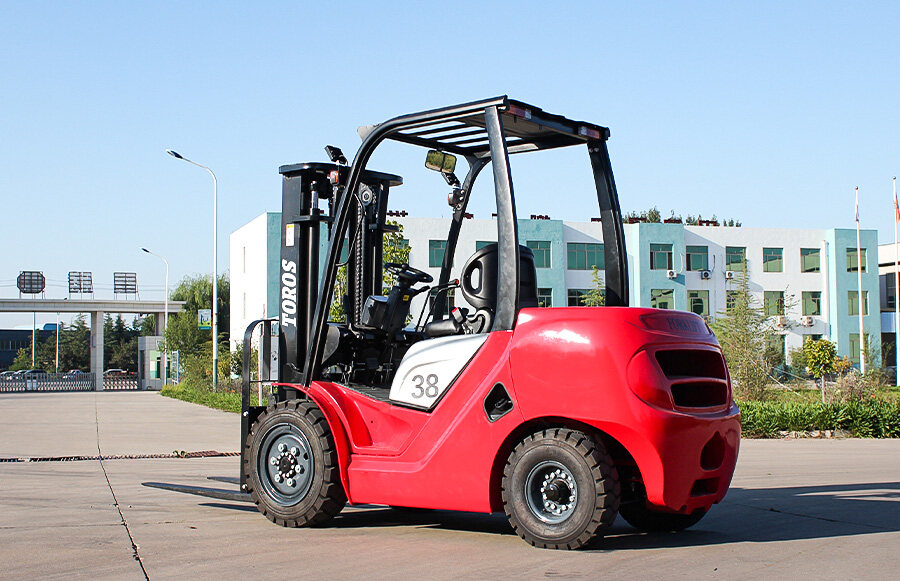 5.TOROS  TPF38  FORKLIFT