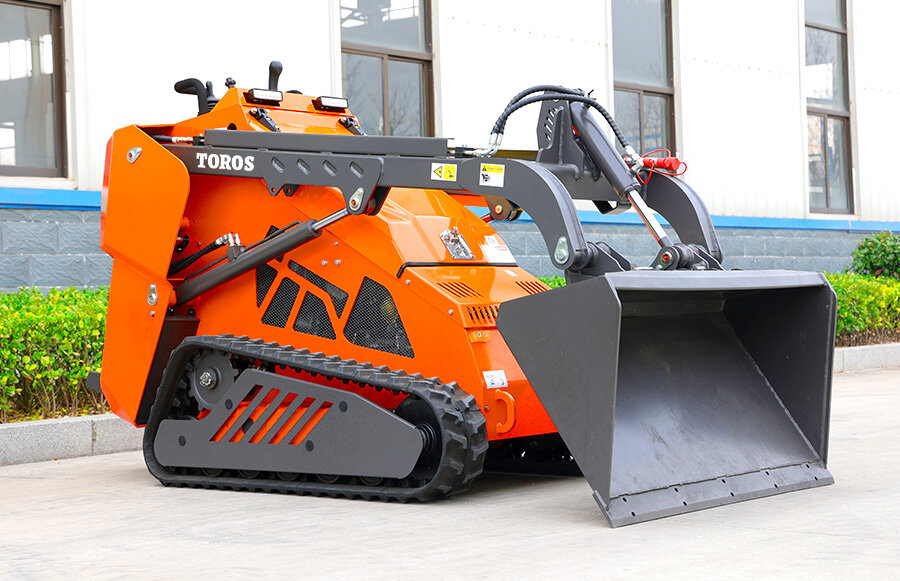 2.TRS-680X-Skid-Steer-Loader