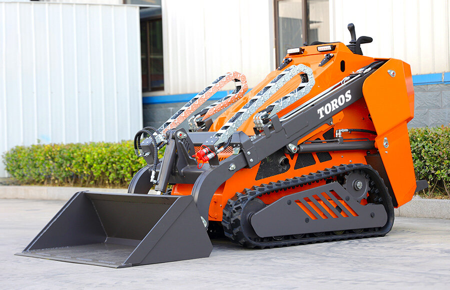 1.TRS-680S-Skid-Steer-Loader