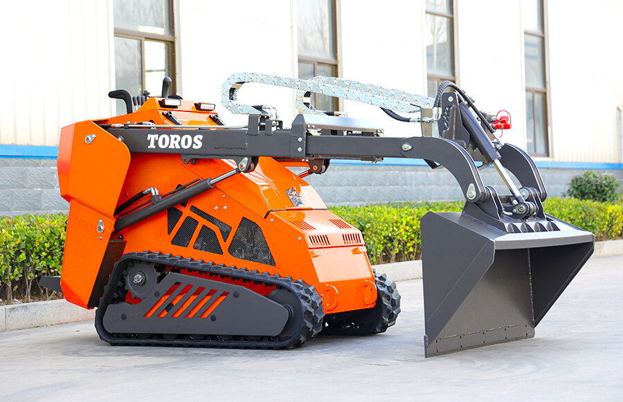 2.TRS-680S-Skid-Steer-Loader