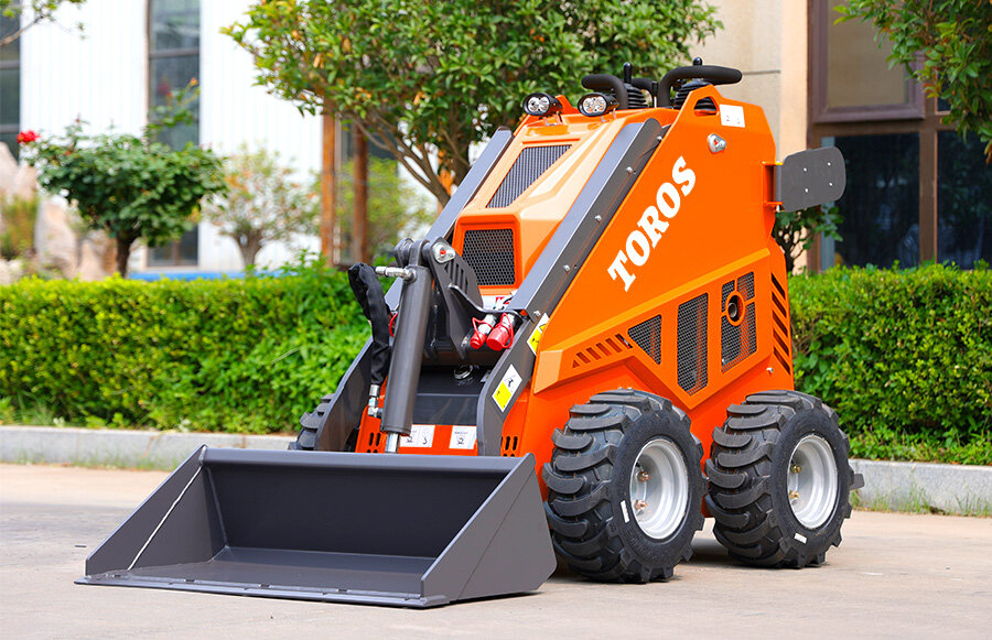1.TRS-360W-Skid-Steer-Loader
