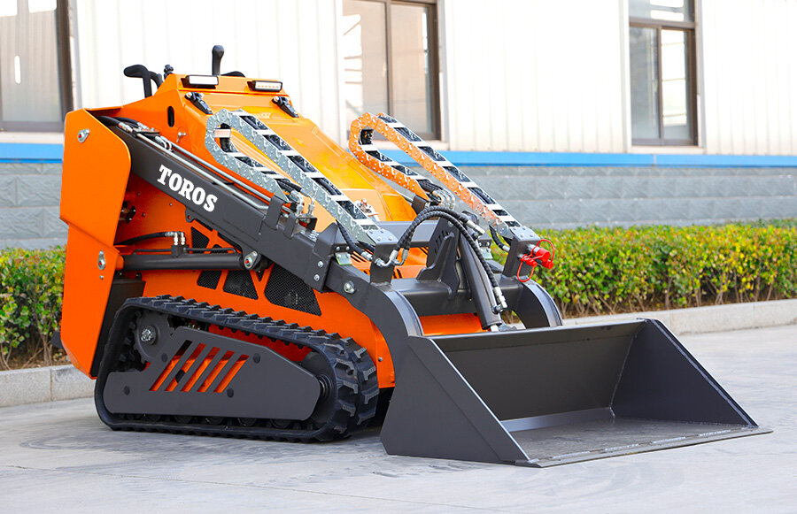 4.TRS-680S-Skid-Steer-Loader