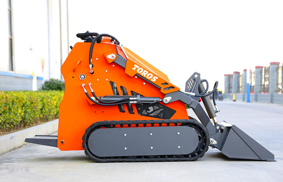 3.TRS-480-Skid-Steer-Loader