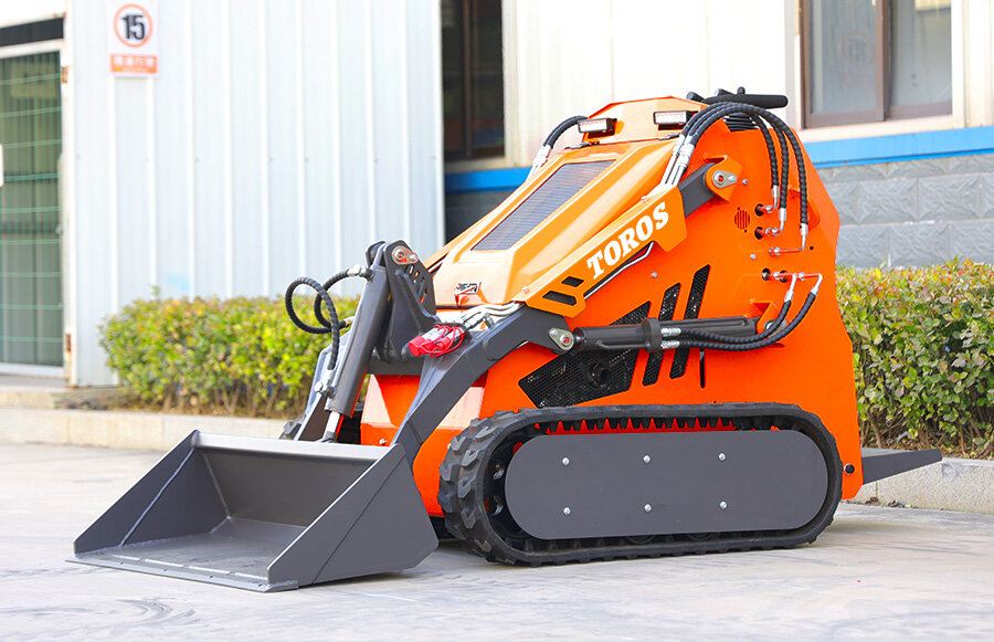 1.TRS-480-Skid-Steer-Loader