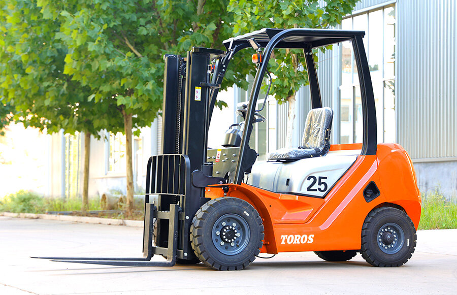 1.Toros-TPF25-Diesel-Forklift