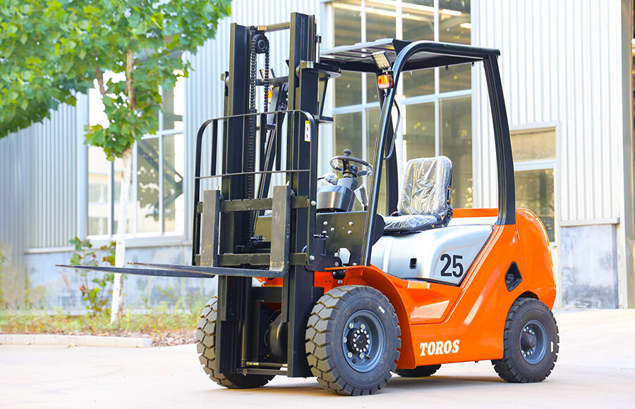 4.Toros-TPF25-Diesel-Forklift
