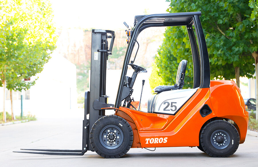 3.Toros-TPF25-Diesel-Forklift