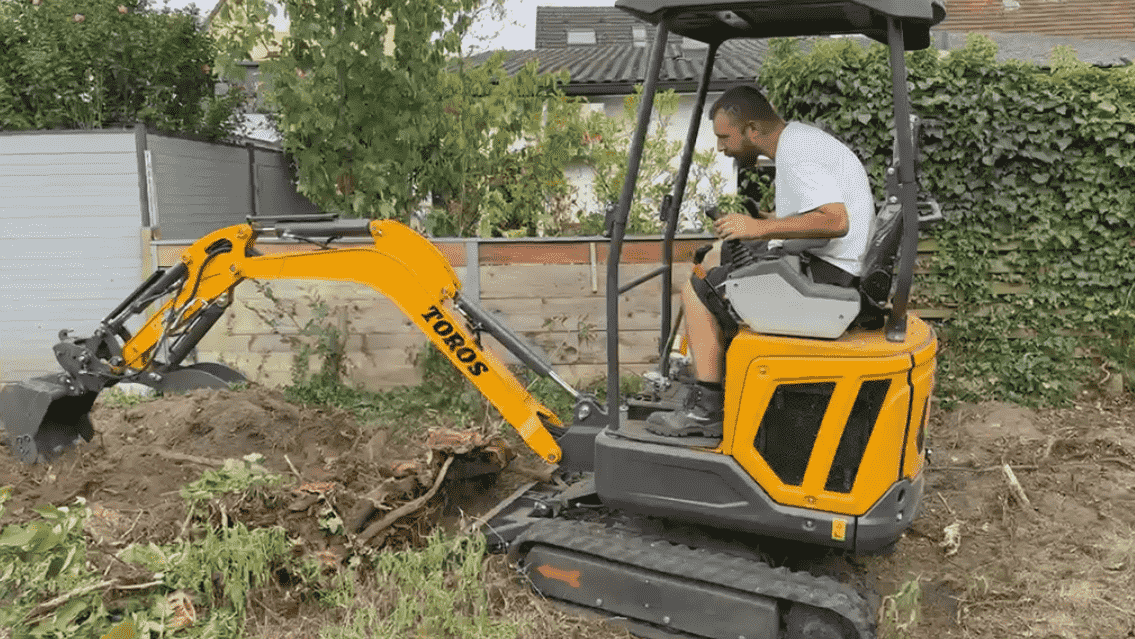 0725-blog1-2.png TOROS mini excavator working on outdoor renovation project